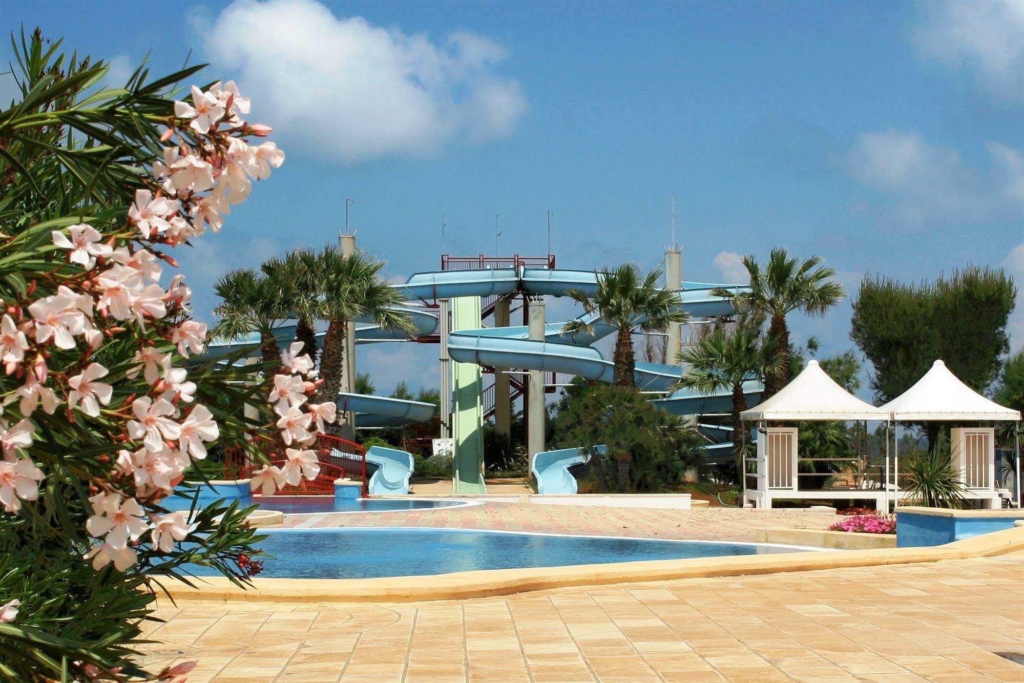 טורה סנטה סאבינה Camping Villaggio Lamaforca מראה חיצוני תמונה