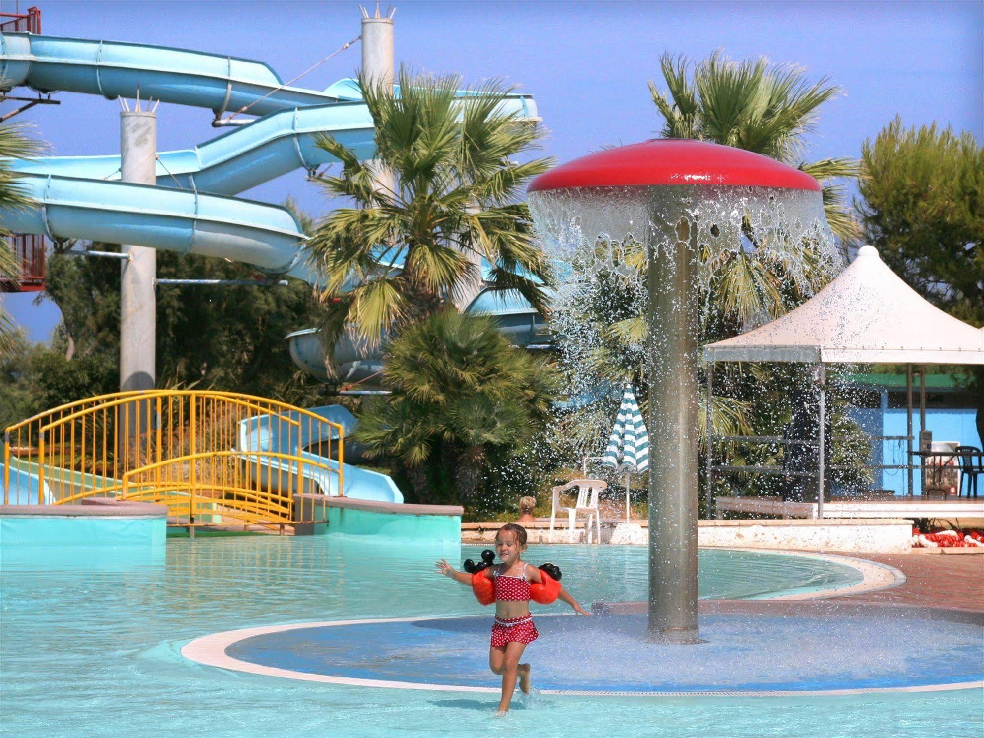 טורה סנטה סאבינה Camping Villaggio Lamaforca מראה חיצוני תמונה